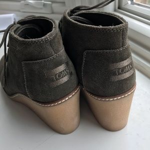 Toms Wedge Booties